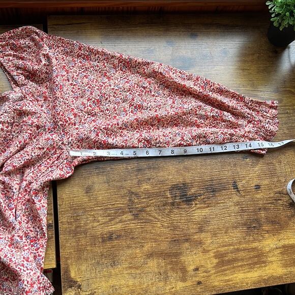 Universal Threads Medium Pink Dainty Floral Long Sleeve Blouse - Picture 11 of 14